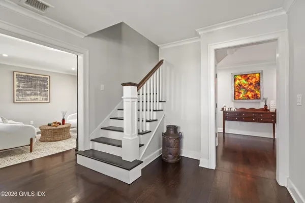 $5,390,000 | 7 Grimes Road, Old Greenwich, CT 06870