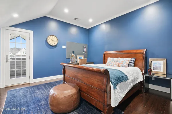 $5,390,000 | 7 Grimes Road, Old Greenwich, CT 06870