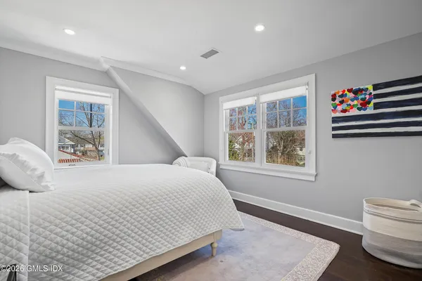 $5,390,000 | 7 Grimes Road, Old Greenwich, CT 06870