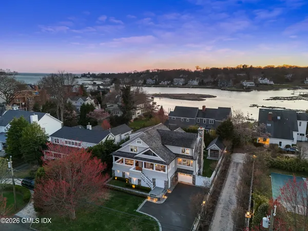$5,390,000 | 7 Grimes Road, Old Greenwich, CT 06870