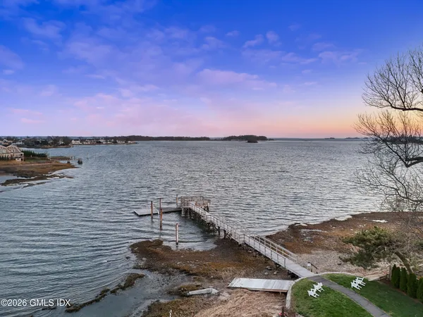 $5,390,000 | 7 Grimes Road, Old Greenwich, CT 06870