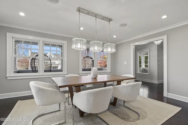 $5,390,000 | 7 Grimes Road, Old Greenwich, CT 06870