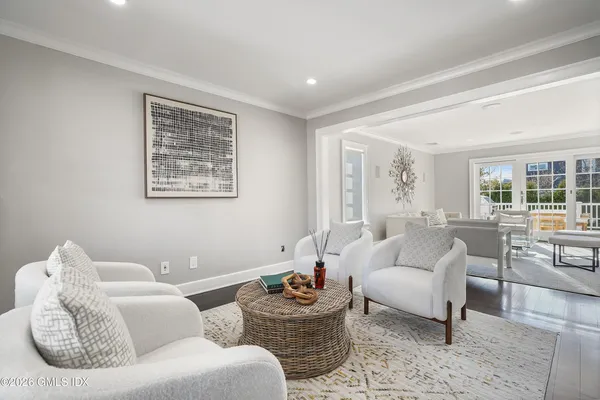 $5,390,000 | 7 Grimes Road, Old Greenwich, CT 06870