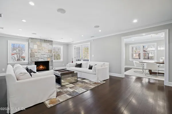 $5,390,000 | 7 Grimes Road, Old Greenwich, CT 06870