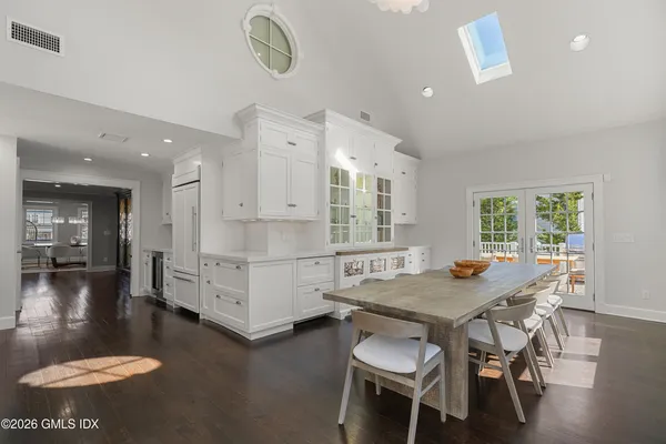 $5,390,000 | 7 Grimes Road, Old Greenwich, CT 06870
