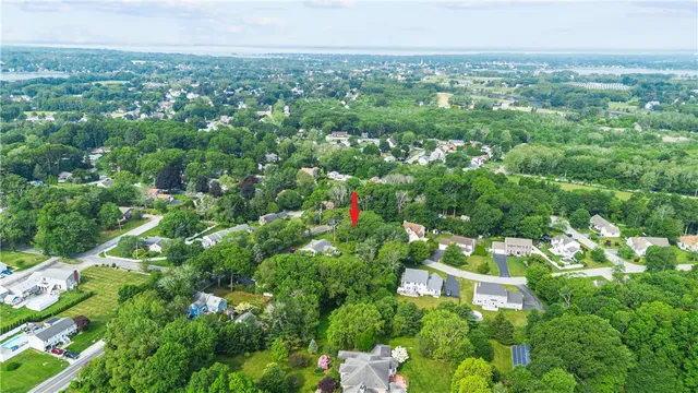 $169,900 | 192 Schoolhouse Road, Warren, RI 02885