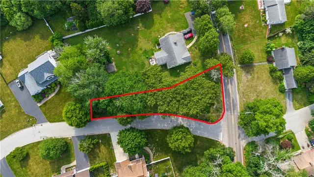 $169,900 | 192 Schoolhouse Road, Warren, RI 02885