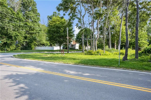 $169,900 | 192 Schoolhouse Road, Warren, RI 02885