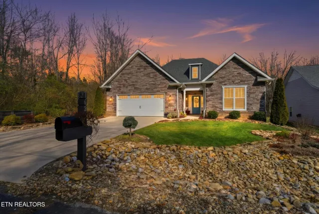 $775,000 | 162 Tsuhdatsi Way, Loudon, TN 37774