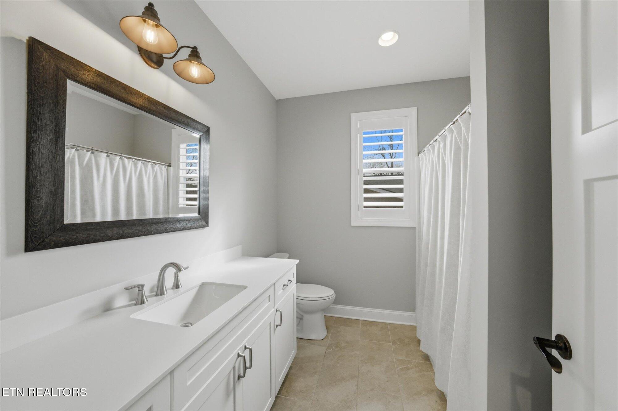 162 Tsuhdatsi Way Loudon, TN 37774 - Photo 13 of 60 30-162-Tsuhdatsi-Way-Loudon-TN-29