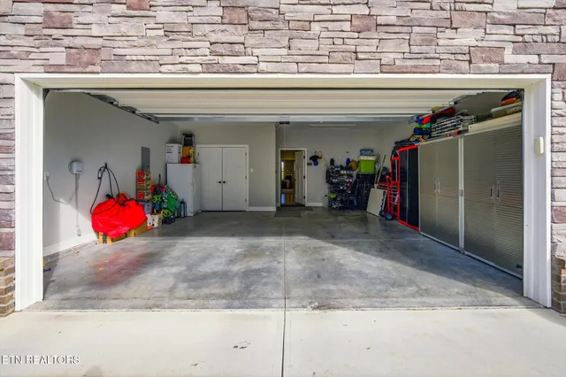 $775,000 | 162 Tsuhdatsi Way, Loudon, TN 37774