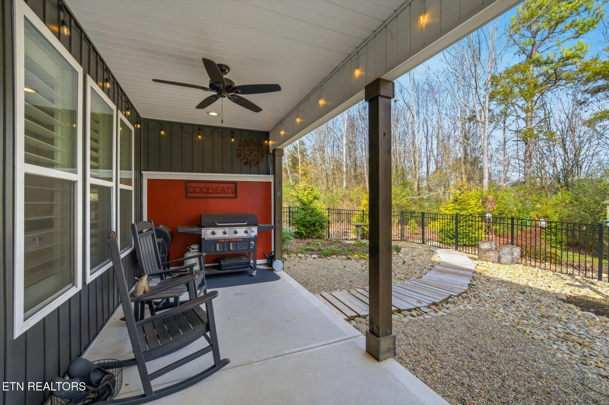 162 Tsuhdatsi Way Loudon, TN 37774 - Photo 5 of 60 41-162-Tsuhdatsi-Way-Loudon-TN-40