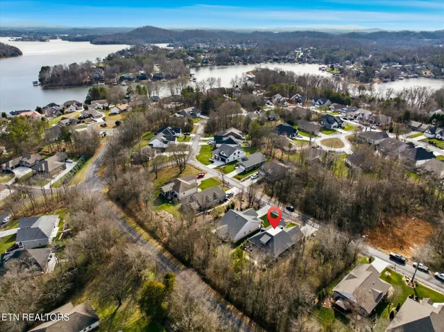$775,000 | 162 Tsuhdatsi Way, Loudon, TN 37774