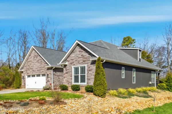 $742,500 | 162 Tsuhdatsi Way, Loudon, TN 37774