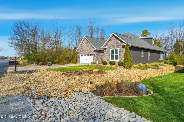 $775,000 | 162 Tsuhdatsi Way, Loudon, TN 37774