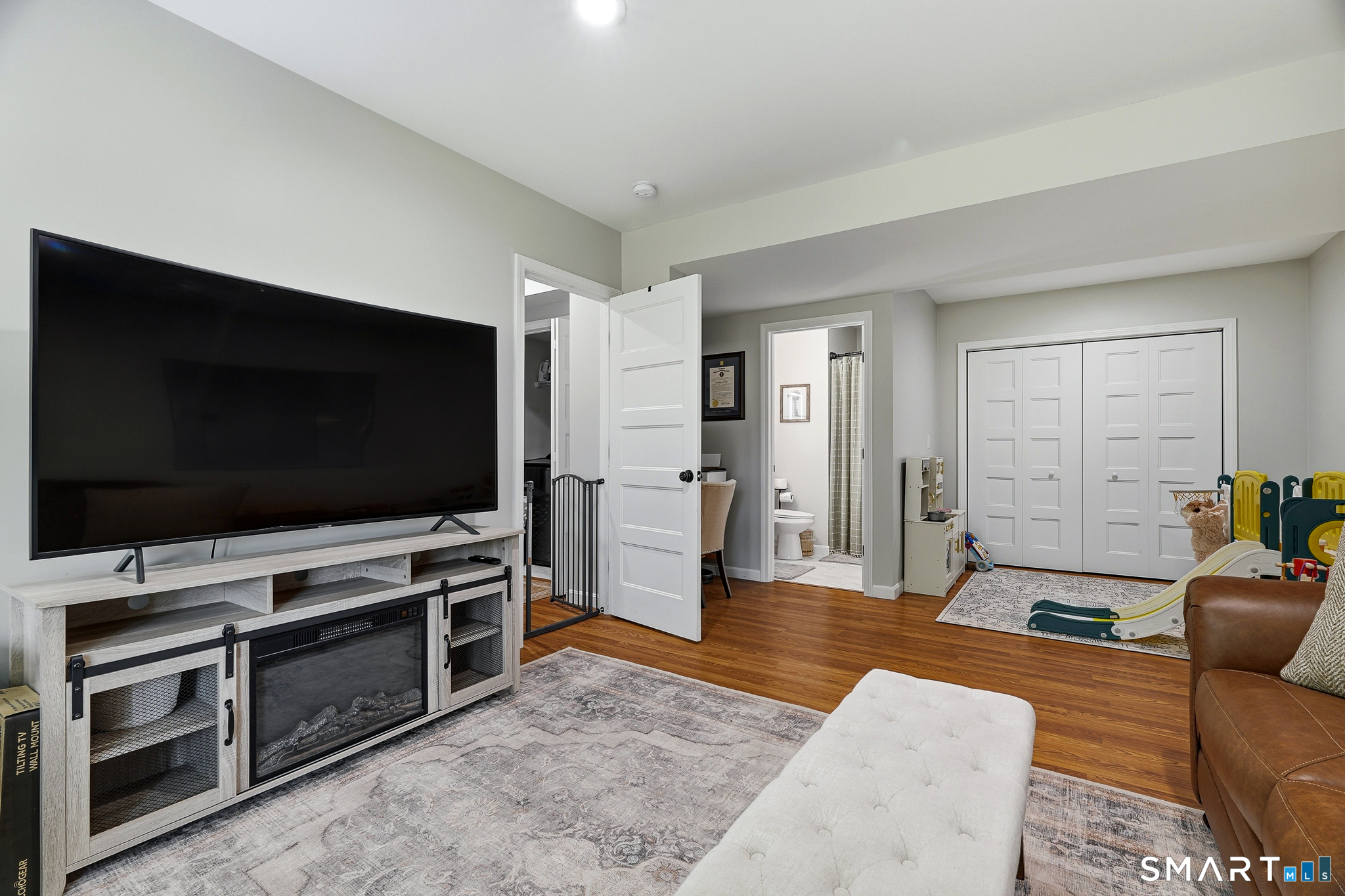 845 Old Colchester Road Montville, CT 06370 - Photo 25 of 38
