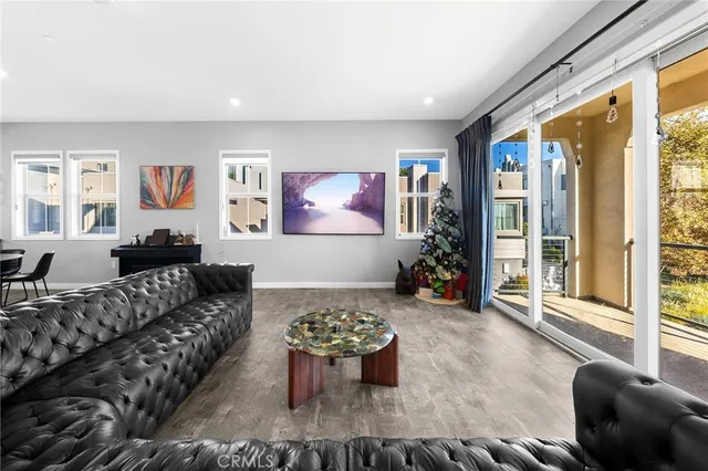 $1,699,000 | 115 Frame, Irvine, CA 92618
