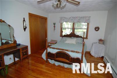 3533 Cleveland Street Clinton, IA 52732 - Photo 17 of 24 Gallery Image 17