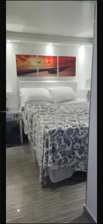 $4,000 | 401 Ocean Drive, Unit 1124, Miami Beach, FL 33139