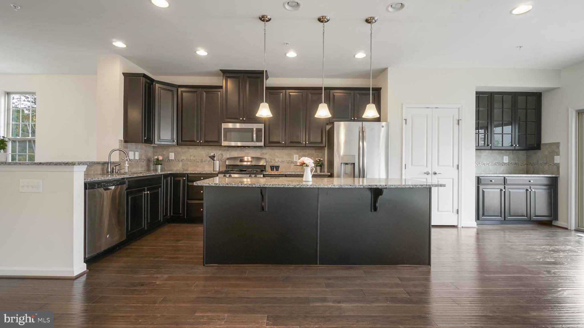 7869 Patterson Way Hanover, MD 21076 - Photo 12 of 41 Nice flow with plenty of work space