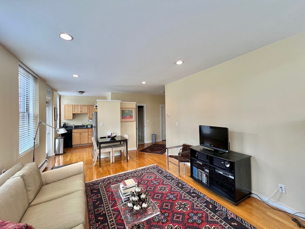 19 Fayette Street, Unit 7 Boston, MA 02116 - Photo 3 of 14