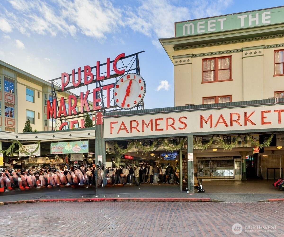 121 Stewart Street, Unit 1003 Seattle, WA 98101 - Photo 40 of 40 a view of a stores