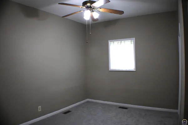 $147,500 | 2504 Southwest Central Park Avenue, Topeka, KS 66611