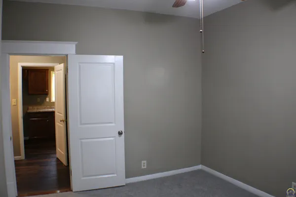 $147,500 | 2504 Southwest Central Park Avenue, Topeka, KS 66611
