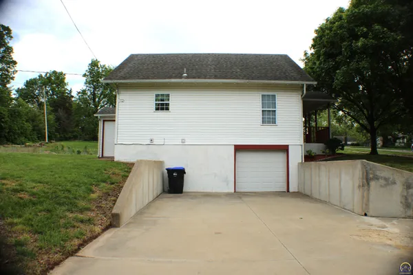 $147,500 | 2504 Southwest Central Park Avenue, Topeka, KS 66611