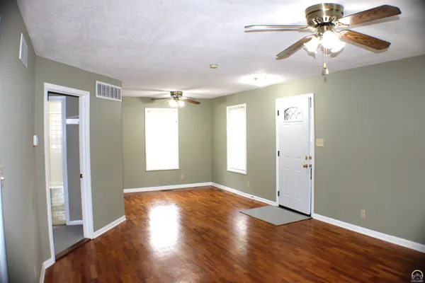 $147,500 | 2504 Southwest Central Park Avenue, Topeka, KS 66611