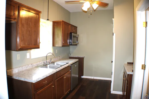 $147,500 | 2504 Southwest Central Park Avenue, Topeka, KS 66611