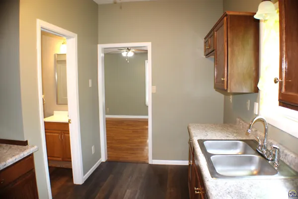 $147,500 | 2504 Southwest Central Park Avenue, Topeka, KS 66611