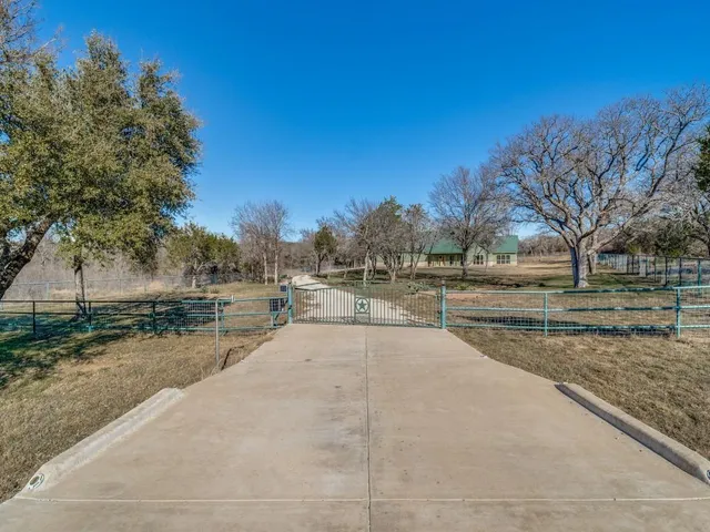 $950,000 | 1079 Mountain Bluebird Court, Graford, TX 76449