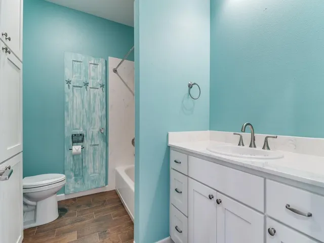 $950,000 | 1079 Mountain Bluebird Court, Graford, TX 76449