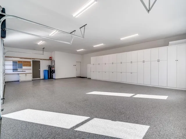 $950,000 | 1079 Mountain Bluebird Court, Graford, TX 76449