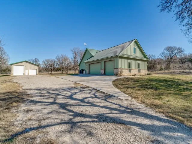 $950,000 | 1079 Mountain Bluebird Court, Graford, TX 76449