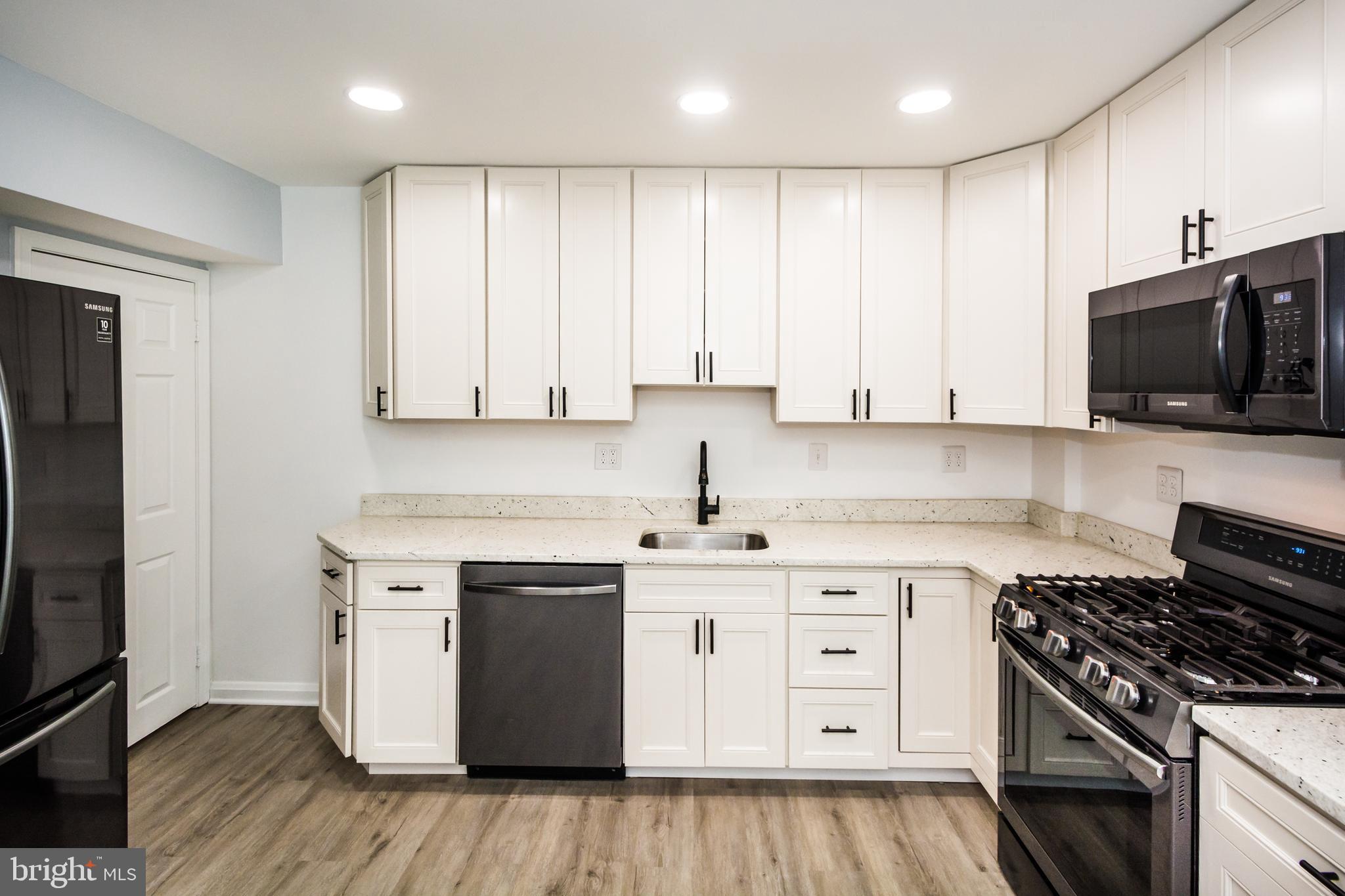 8330 Kendale Road Parkville, MD 21234 - Photo 12 of 40