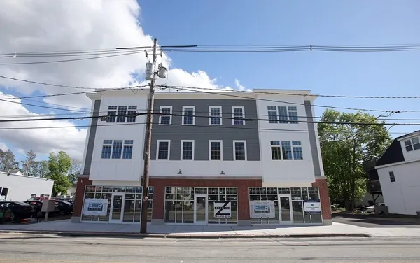 $2,000 | 30 Temple Street, Unit 201, Whitman, MA 02382