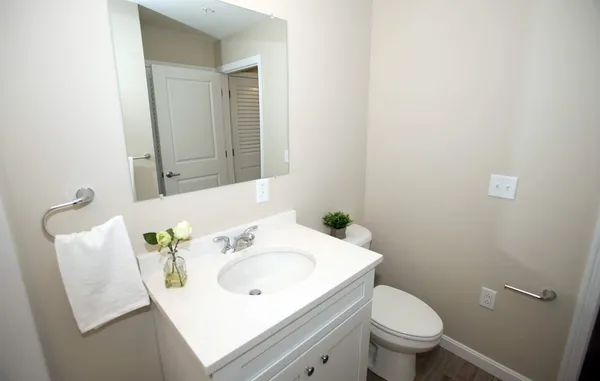 $2,000 | 30 Temple Street, Unit 201, Whitman, MA 02382