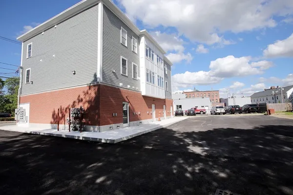 $2,000 | 30 Temple Street, Unit 201, Whitman, MA 02382