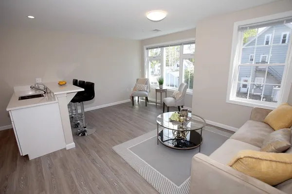 $2,000 | 30 Temple Street, Unit 201, Whitman, MA 02382