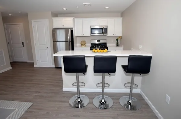 $2,000 | 30 Temple Street, Unit 201, Whitman, MA 02382