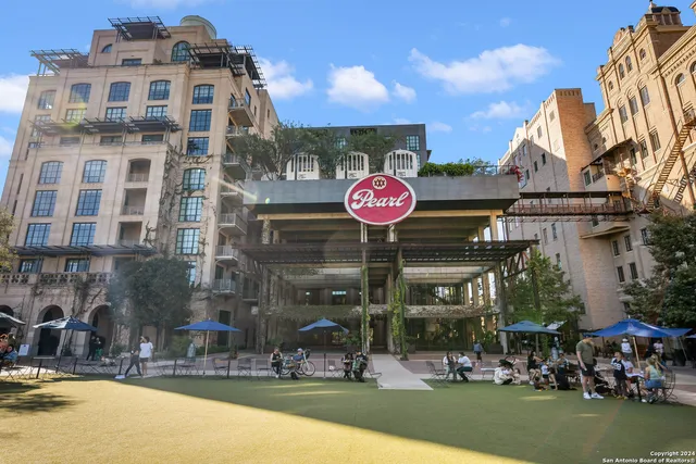 $2,799 | 719 East Locust Street, Unit 3106, San Antonio, TX 78212