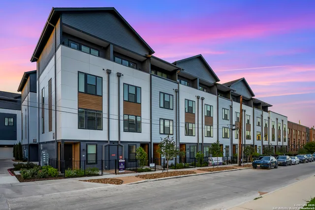 $2,799 | 719 East Locust Street, Unit 3106, San Antonio, TX 78212