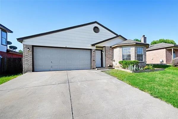 $2,200 | 4524 Brimstone Drive, Fort Worth, TX 76244