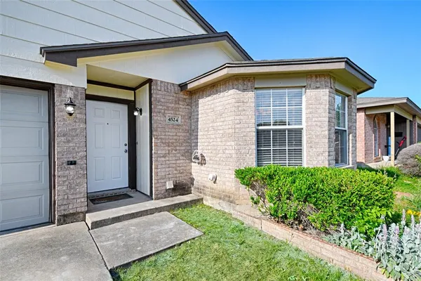 $2,200 | 4524 Brimstone Drive, Fort Worth, TX 76244