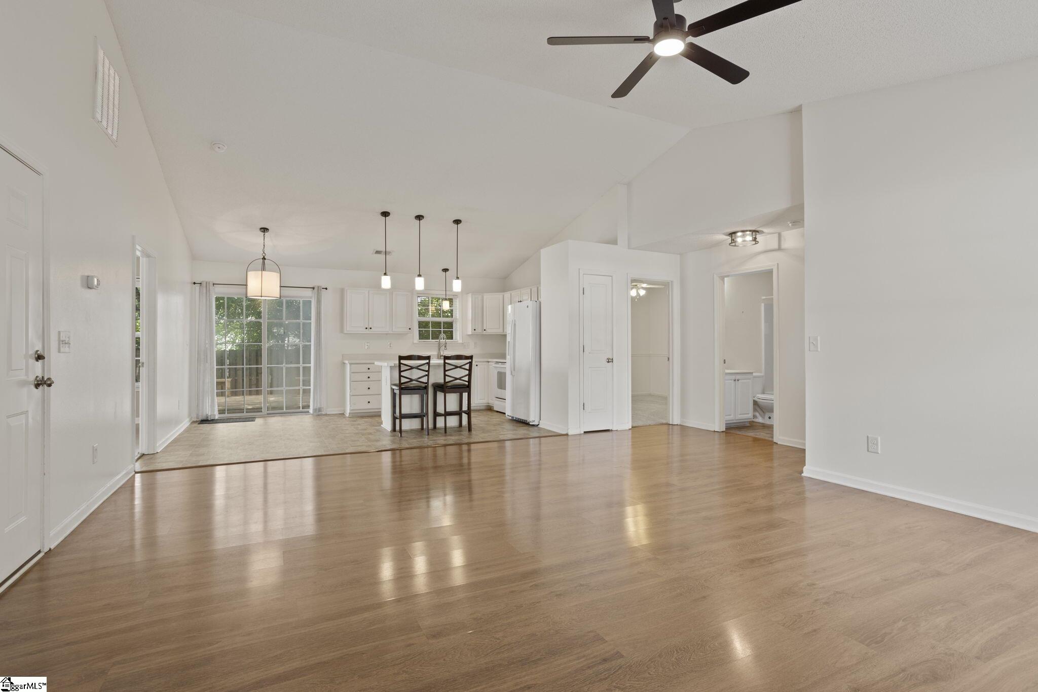 14 Seaside Lane Greer, SC 29650 - Photo 5 of 25