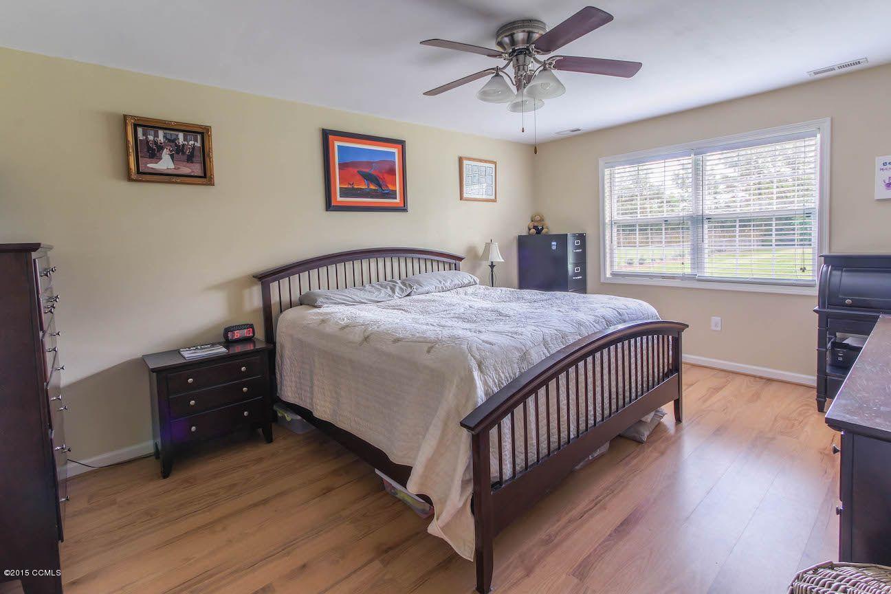 1913 Paulette Road Morehead City, NC 28557 - Photo 9 of 13 master