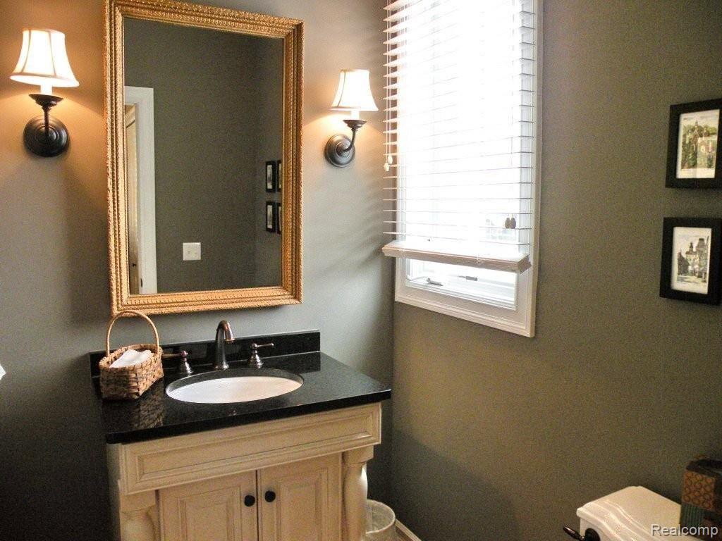 342 Woodward Avenue Rochester, MI 48307 - Photo 18 of 25 Powder Room