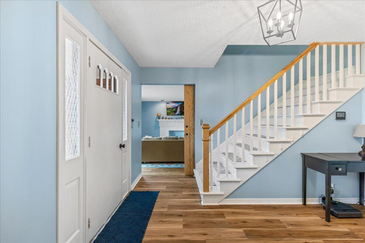 562 Mapleview Lane Circleville, OH 43113 - Photo 4 of 48 10-0X6A0337